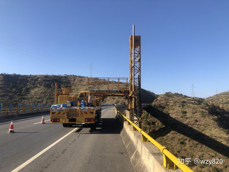 衡水衡通路桥养护：如何选择合适的桥梁检测车